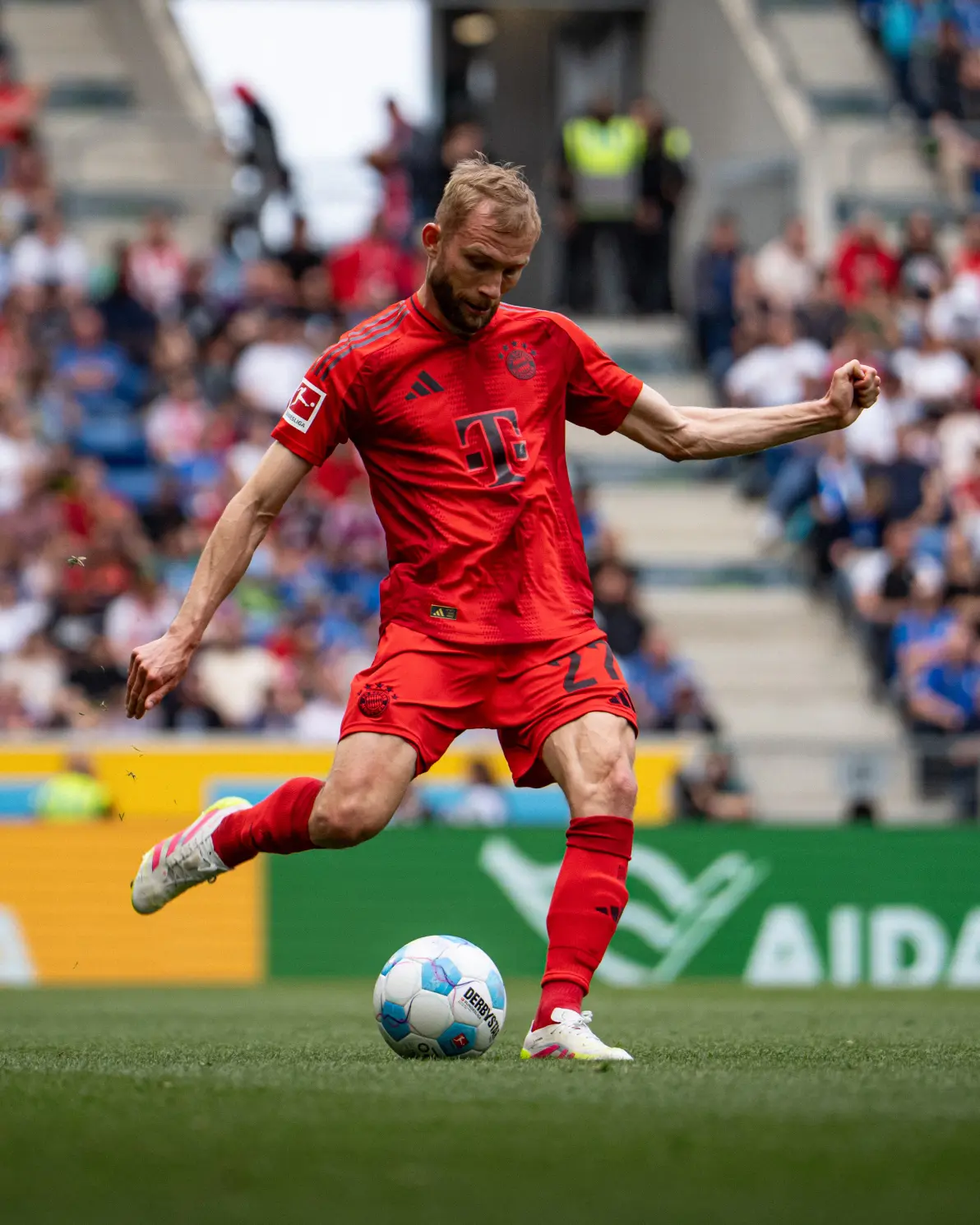 包含霍芬海姆逆袭登顶，德甲领头羊继续领跑的词条