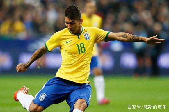 游泳健将压倒性胜利，小组出线领先