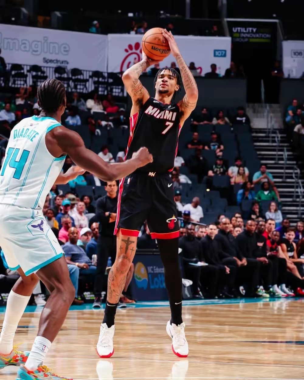 猛龙三连胜，帕斯卡尔持续爆发球队强势冲击前列！的简单介绍